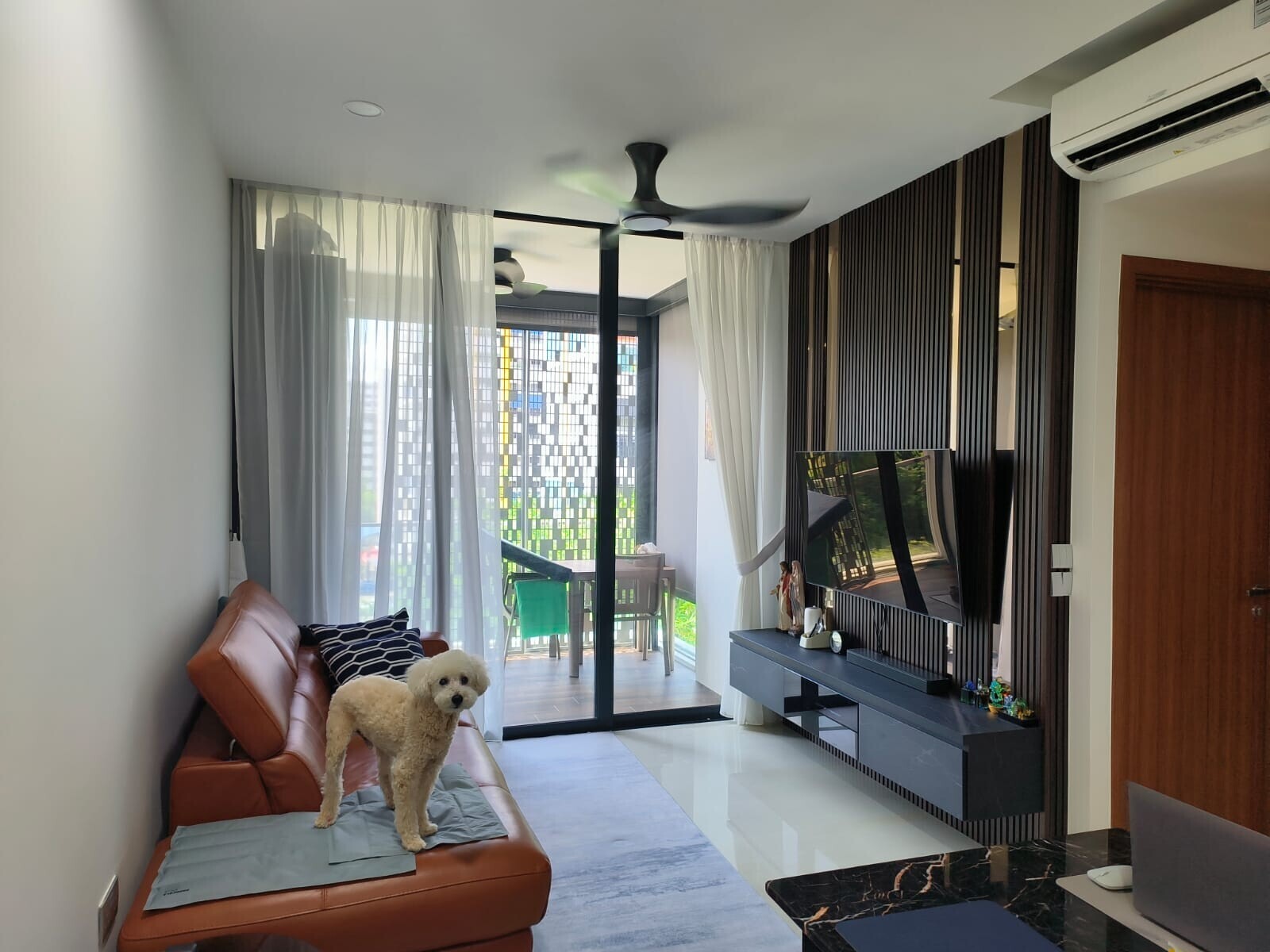 10 Concept Renovation - Luxury / Glamorous - Living room - Resale HDB - $43,000