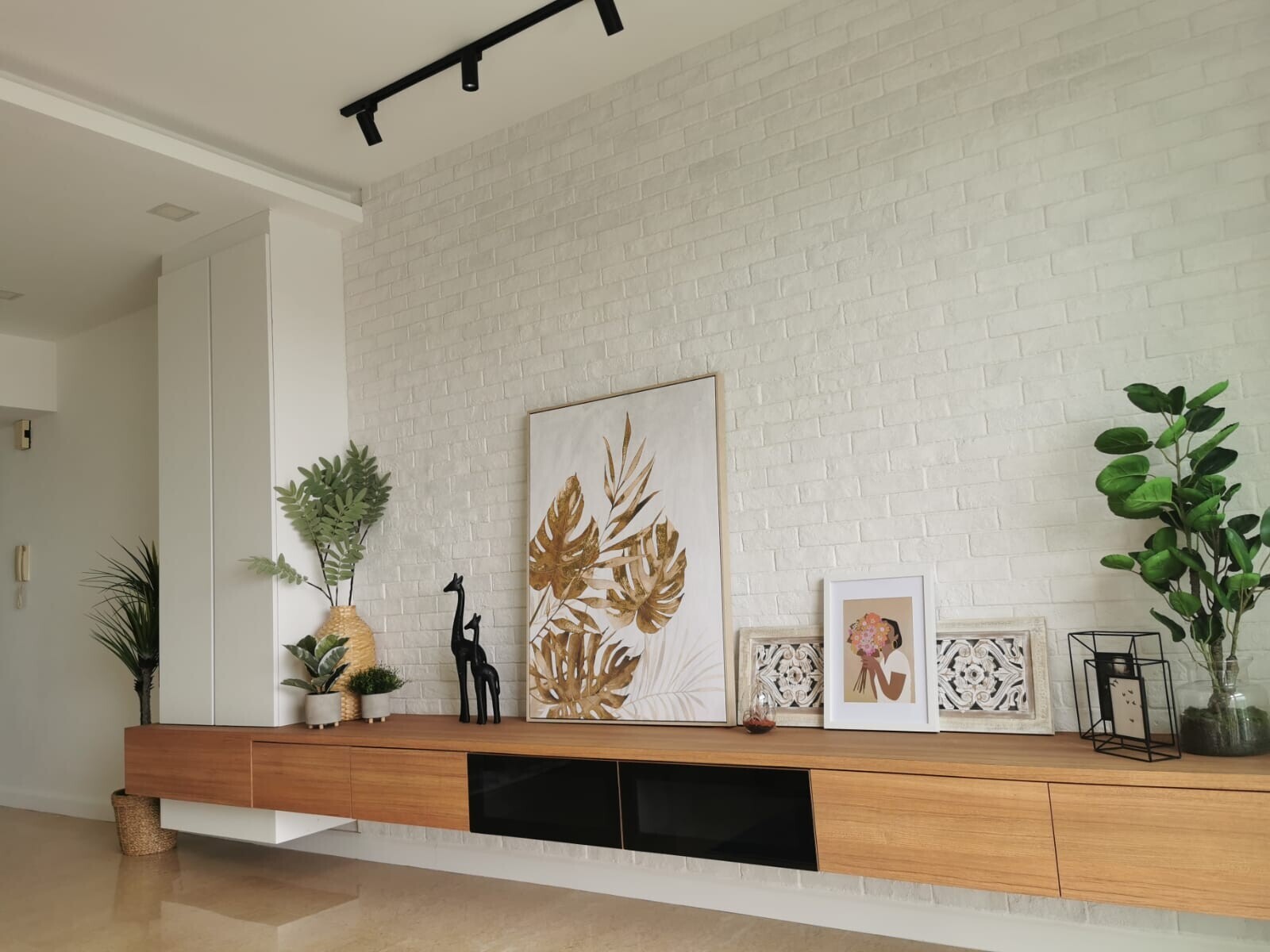 Goldensand Contracting & Furnishing - Minimalistic / Scandinavian - Living Room - Resale Condo - $60,000