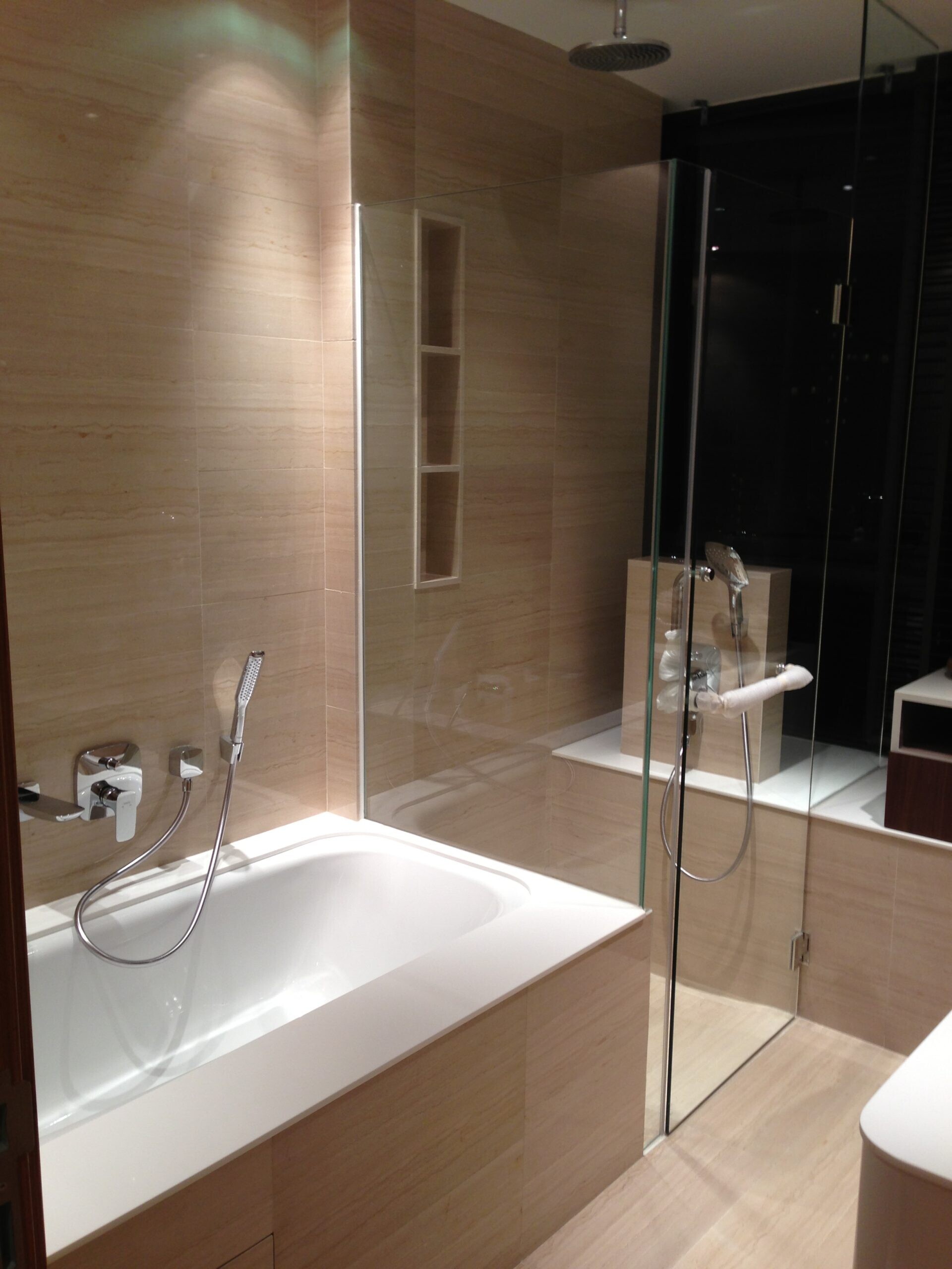 Dezign121 - Luxury / Glamorous - Master Ensuite - New Condo - $150,000