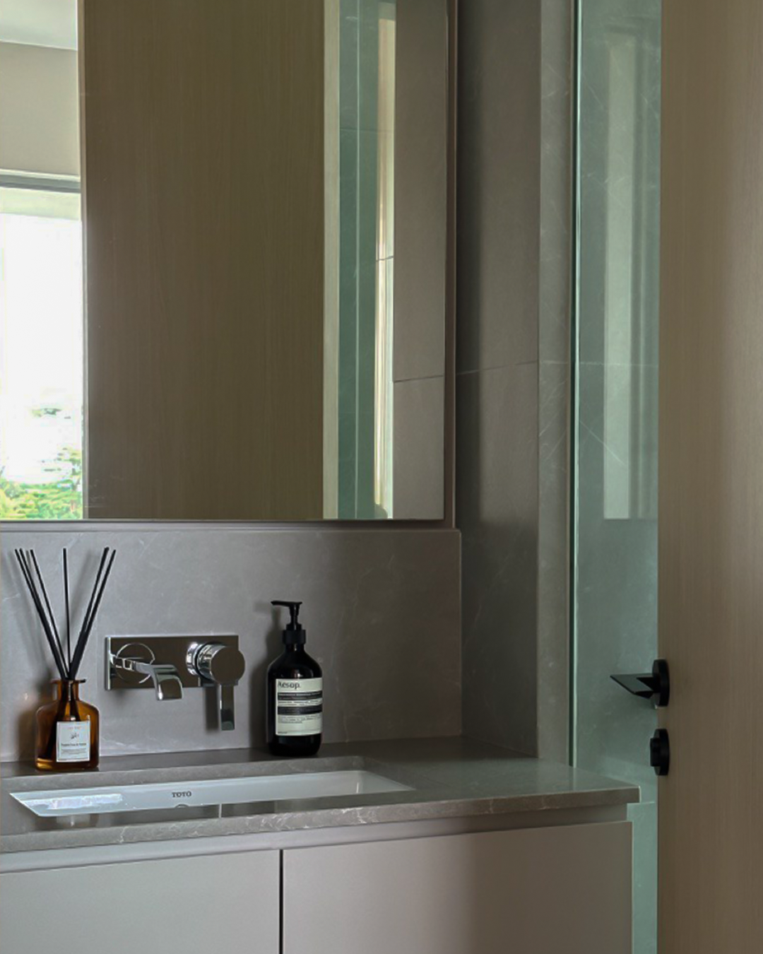 Hey Studio - Modern / Contemporary - Junior Master Bathroom - Resale Condo - $150,000