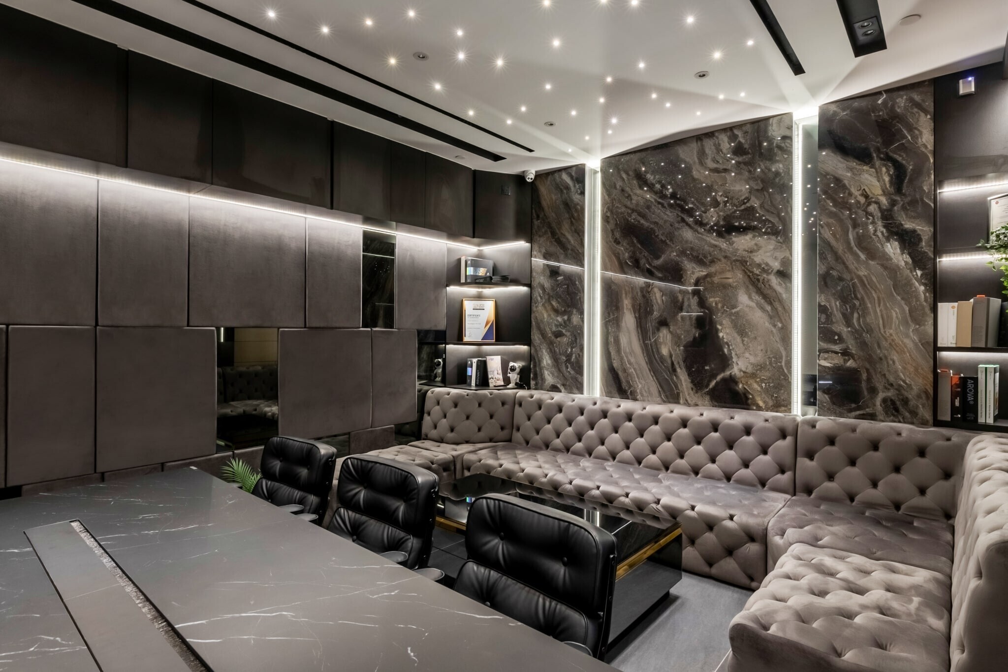 Xcepcion Studio - Luxury / Glamorous - Meeting Room - Existing Commercial - $388,888