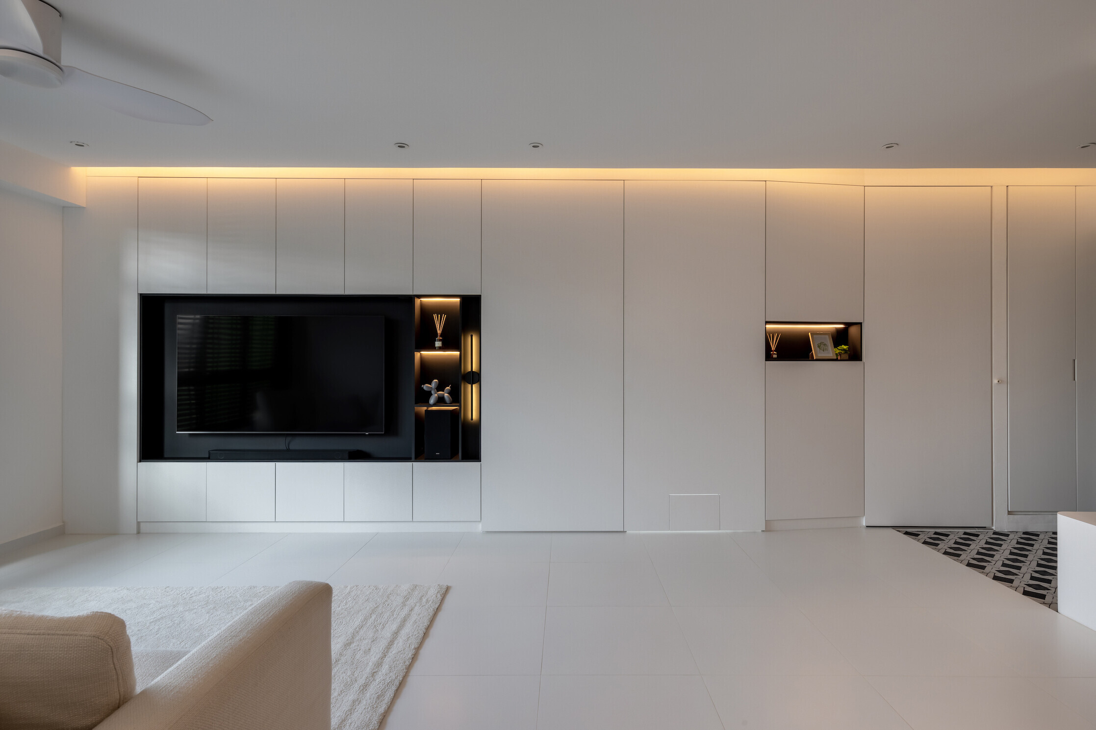 Triz Arte - Black & White - living - New HDB - $100,000