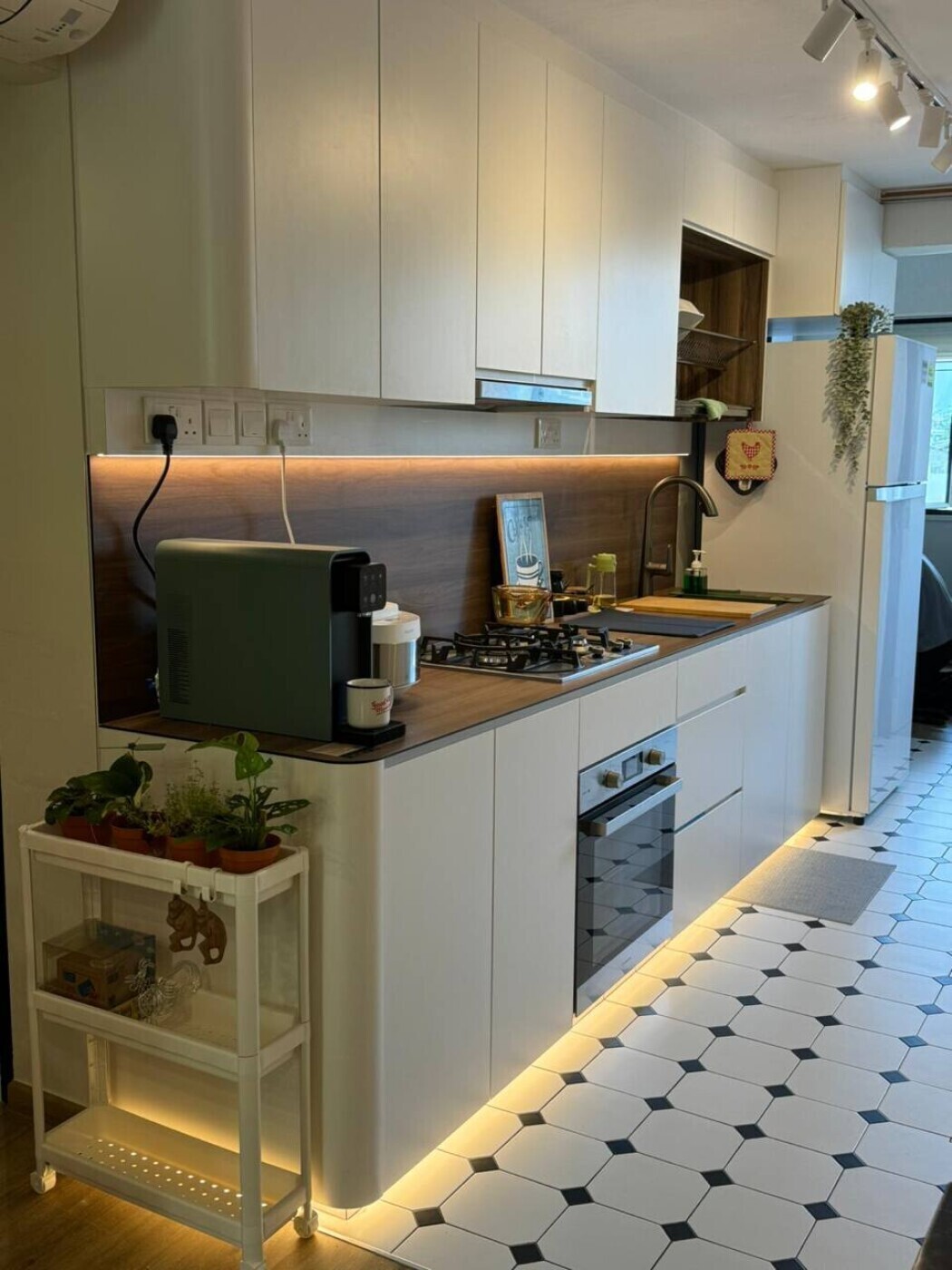 Intrinsic Design - Retro / Vintage - Kitchen - Resale HDB - $35,000