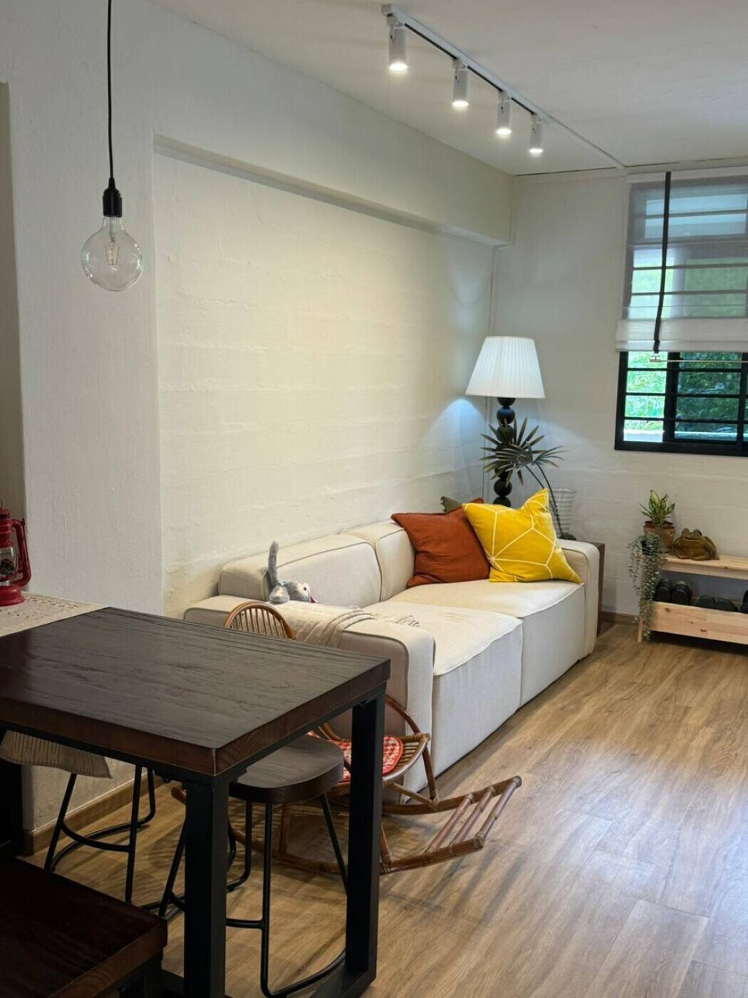 Design 4 Space - Retro / Vintage - Living Room - Resale HDB - $35,000