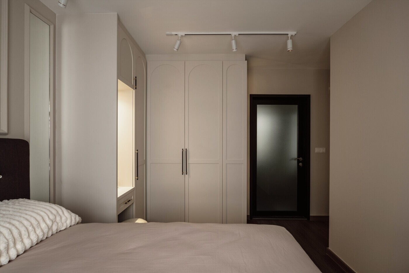 ft2 Interior Design - Luxury / Glamorous - master - New HDB - $62,000