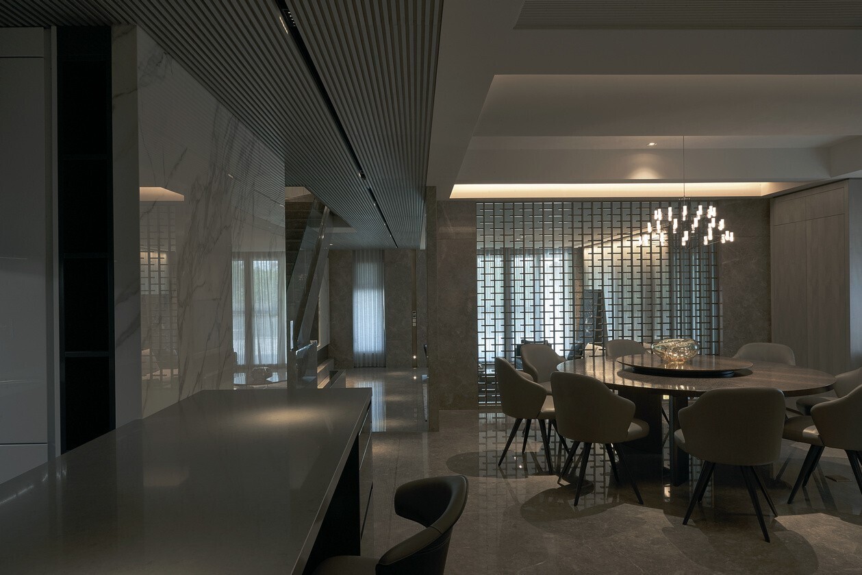 2Scale Interior Design - Modern / Contemporary -  - Resale Landed - $380,000