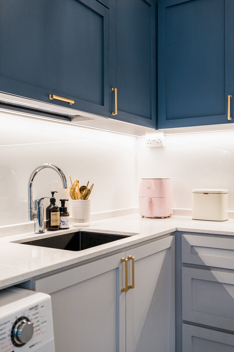 ID At Works - Modern / Contemporary - Kitchen - Resale Condo - $43,000