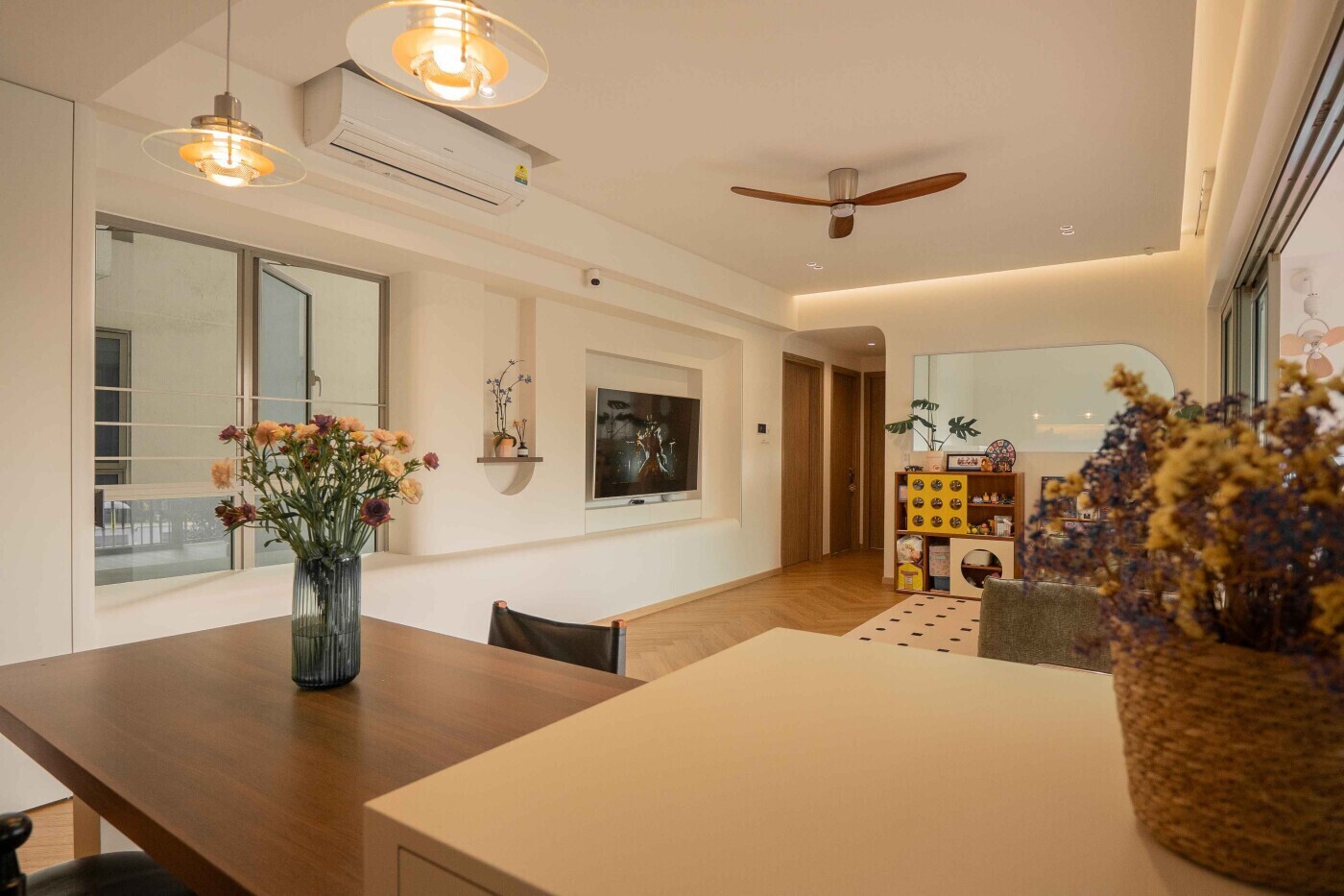 The Real Design - Retro / Vintage - Living Room - Resale Condo - $80,001