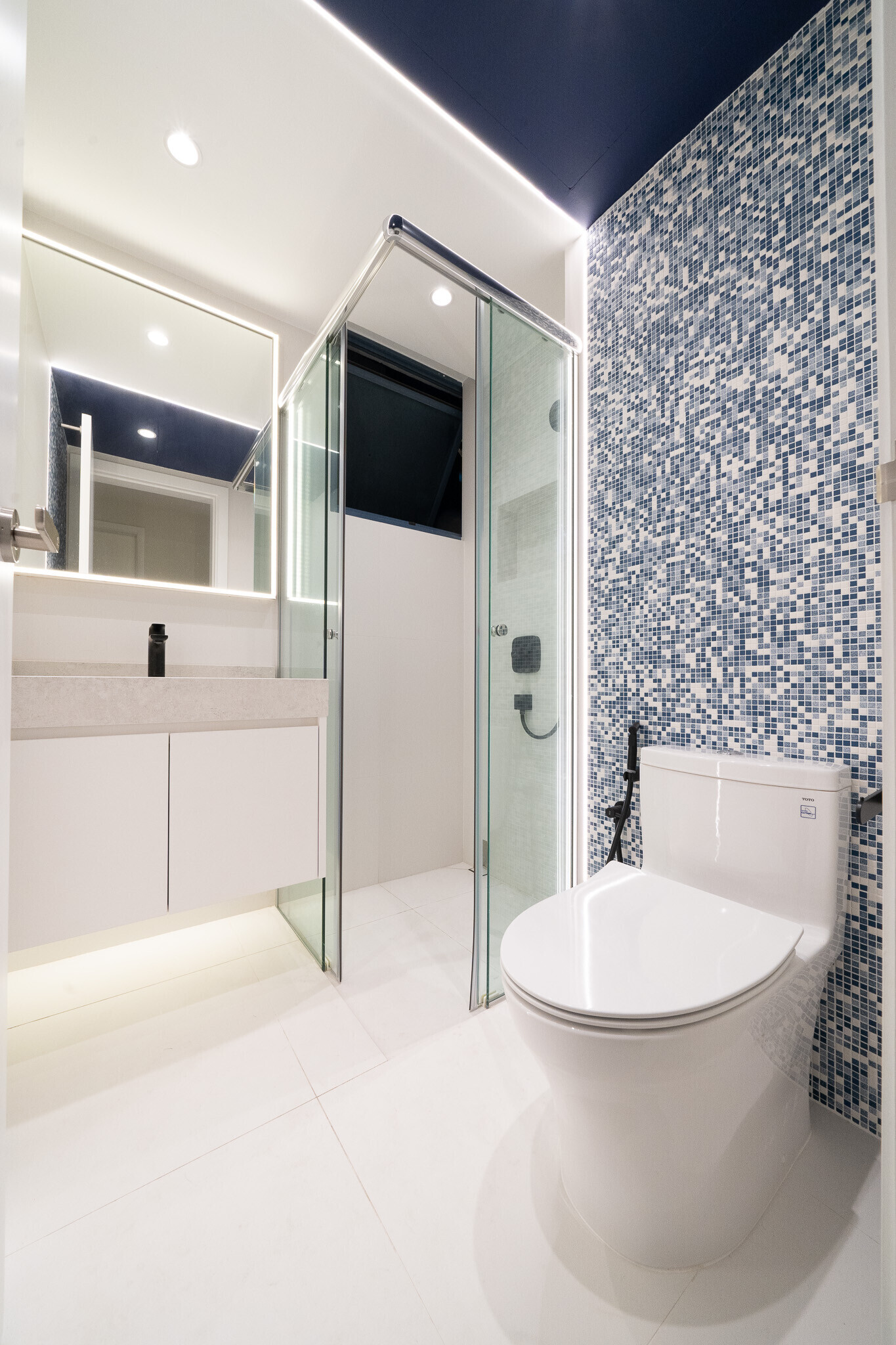 Columns n Graph - Modern / Contemporary -  - Resale Condo - $100,000