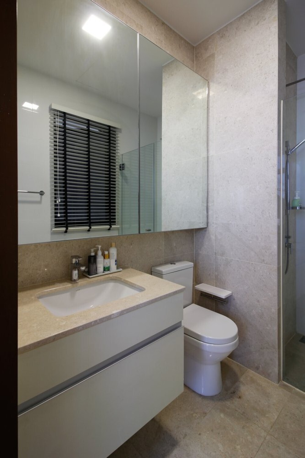 Art De Interior - Modern / Contemporary - Bath 1 - Resale Condo - $75,000