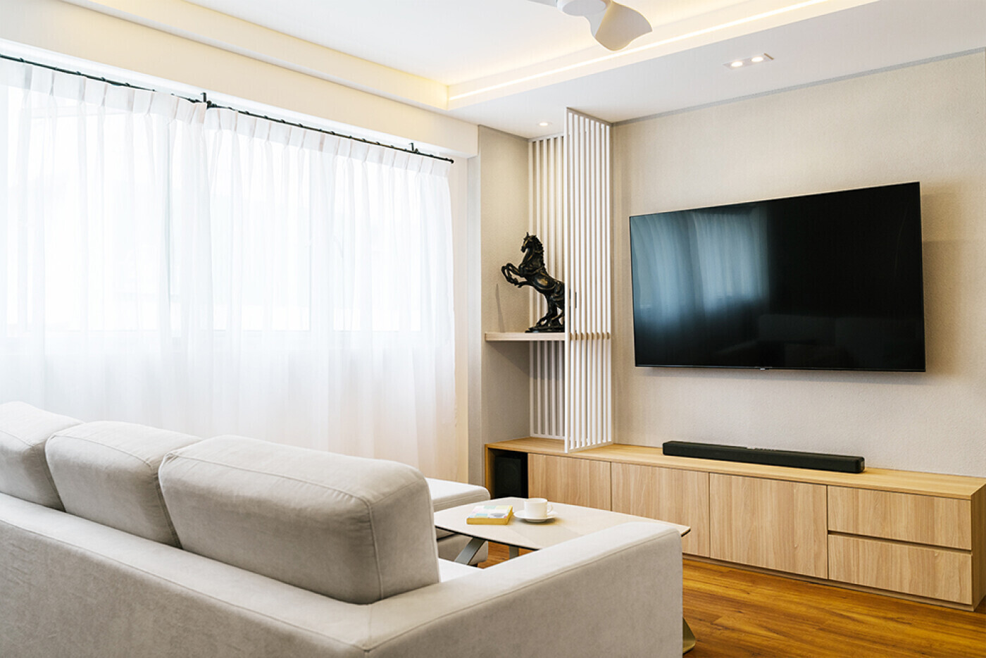 Triz Arte - Minimalistic / Scandinavian - living hall - Resale HDB - $120,000